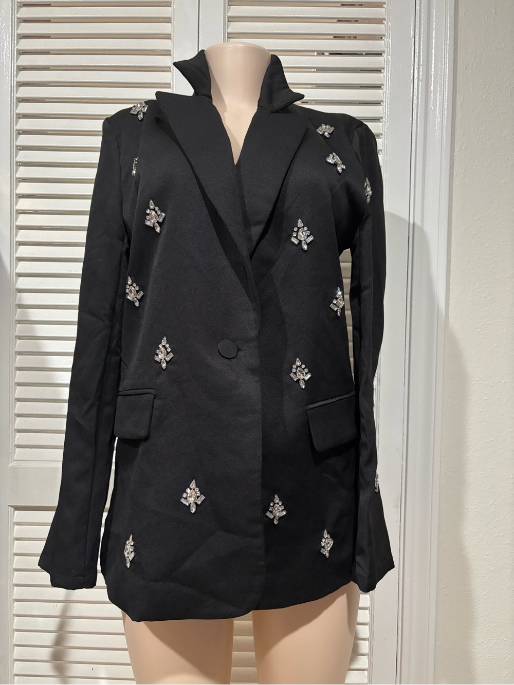 Lulumari Black Embellished Single-Button Blazer